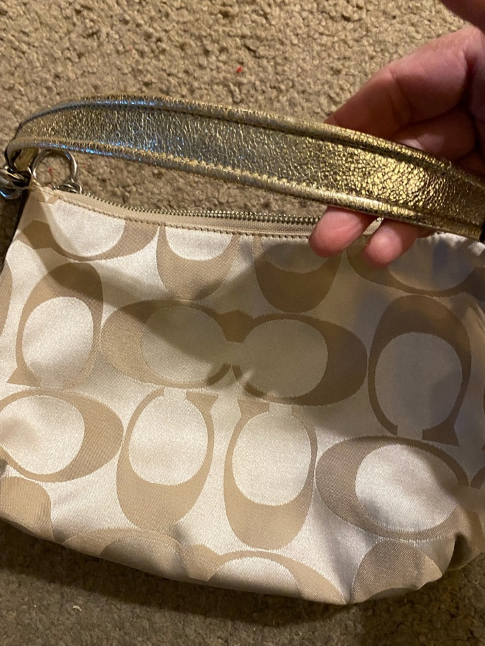Coach Beige Signature Jacquard Shoulder Bag with Gold Trim - Picture 9 of 11